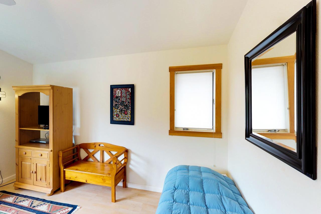Brighton Condo #208 Гирдвуд Экстерьер фото